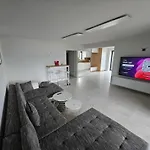 Appartamento Bb With Pool And Garden