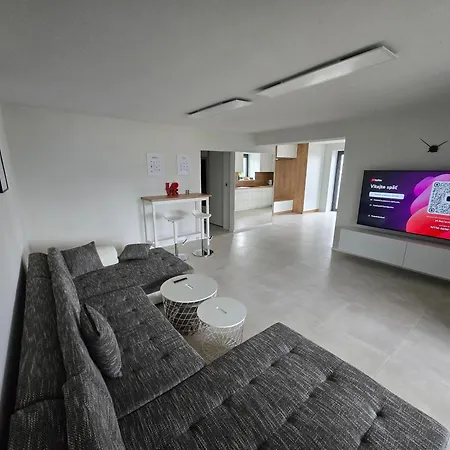 Appartement Bb With Pool And Garden