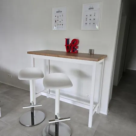 Διαμέρισμα Bb With Pool And Garden *